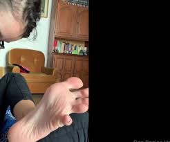 Venere Battisti Queste Calze A Rete Sono Pazzesche E Rendono Il Mio Piede  Ancora Pi Adorabile