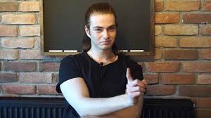 Bu rol ile dikkatleri üzerine çekti. Recep Usta Iki Dakika Da Neye Molatik Oldu