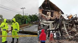 5 Bencana Alam Di Awal 2021 Longsor Banjir Di Kalsel Hingga Gempa Di Sulbar Ini Jumlah Korbannya Tribunnewsmaker Com