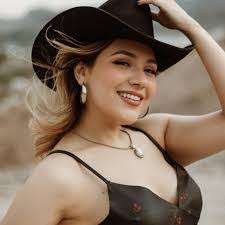 Lorena Wong's Instagram, Twitter & Facebook