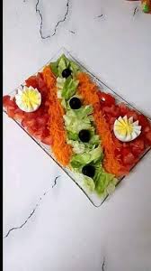 Decoration De Salade Food Garnishes Buffet Food Food Decoration