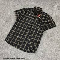 Tak perlu khawatir, style senada ini tetap bisa menjaga kharisma yang kamu miliki. Jual Baju Kotak Kotak Pria Model Desain Terbaru Harga July 2021