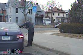 Instead of calling the police when you are locked out of your car, you should call a mobile car locksmith in the 85201, 85201, and 85205 areas of mesa. Minneapolis Cop Told Somali American Teens He Was Proud U S Troops Killed You Folk In Mogadishu
