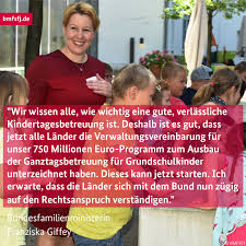 Eine untersuchung zu betreuungsmodellen für trennungskinder bereitet franziska giffey ärger: Bundesministerium Fur Familie Senioren Frauen Und Jugend 750 Millionen Euro Als Erstes Investitionsprogramm Fur Ganztagige Bildung Und Betreuung Bundesfamilienministerin Franziska Giffey Und Bundesbildungsministerin Anja Karliczek Haben Ein