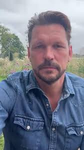 Episode three of “Jimmy Doherty's big Bear rescue” is all about the rescue  of Diego a beautiful male brown bear and the adorable Brunhilde. I can't  thank you enough for all your