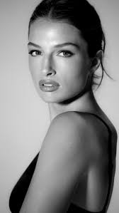 AGENCY: @clickatl , MODEL: @annafortier1 , PHOTOG: @alexandra_zak , HMUA:  @fishmannn , STUDIO: @studioapro , There’s an art to being unforgettable.,  Building model portfolios is my niche—and my ...