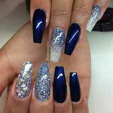 Black And Blue Ombre Stiletto Nails Pin By Karmessa On Beautiful Nail Designs Silver Nails Nails Nail Designs