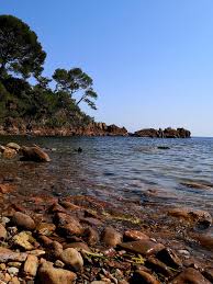 La struttura mette a vostra disposizione un. Saint Raphael La Crique Santa Lucia Accessible Par Un Petit Chemin Ombrage Et Sans Voiture A 130m De Notre Saint Raphael Santa Lucia Paysage Mediterraneen