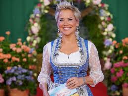 Maybe you would like to learn more about one of these? Bauer Sucht Frau International Das Sind 2021 Die Hofdamen Der Tv Show Kino Und Tv