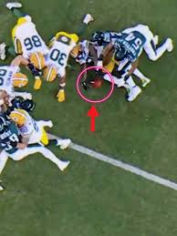 VIDEO: NFL Fans Are Convinced Eagles-Packers Wild Card Game Is “Rigged” Following Incredibly Fishy Call-HN