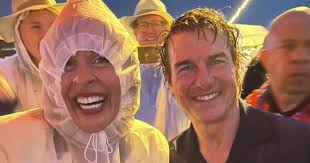 See the photo of Hoda meeting Tom Cruise at Paris Olympics