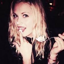 Jacqueline Roux (@jacquelineffs)