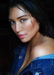 Jennie Nieves's Instagram, Twitter & Facebook