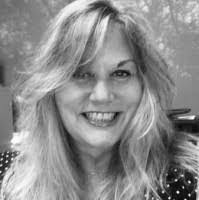 Melanie Guthrie's Instagram, Twitter & Facebook