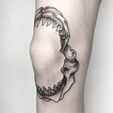 A Imagem Pode Conter Uma Ou Mais Pessoas Knee Tattoo Body Art Tattoos Underground Tattoo