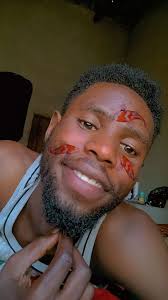 I be forgetting I'm a gangster idk why I be tryna fall in love 🤣🙇🏽