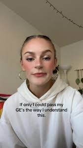 Ella Drew (@ella_tinkerbelle)