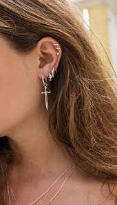 earparty maak de leukste combinaties met de unieke oorbellen van my unique style echt zilver en van goede earings piercings ear jewelry pretty ear piercings