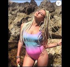 Djette de profession, son physique n'a pas manqué d'attirer l'attention du nabilla benattia, jessica thivenin, kelly vedovelli. Kelly Vedovelli En Bikini Son Physique Critique Elle Assume Ses Formes Purepeople