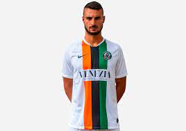 Tutte le notizie di venezia e dintorni, con foto e video, di cronaca, politica, sport, cultura, spettacoli, economia e tempo libero. Maglie Venezia 2019 2020 Nike Novita Le Strisce Nero Arancio Verde