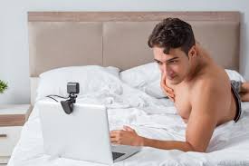 Gays share clever workarounds for accessing Sniffies & other adult sites in  red states with new restrictions - Queerty