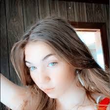 Carey Welch's Instagram, Twitter & Facebook