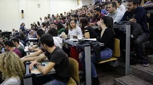 Παρατείνεται η προθεσμία υποβολής των ηλεκτρονικών αιτήσεων για το φοιτητικό επίδομα στέγασης ύψους 1.000 ευρώ, σύμφωνα με ανακοίνωση από το υπουργείο παιδείας. Jxqj6pwk1aahtm