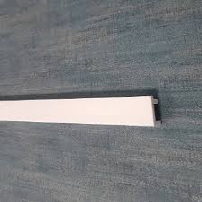 led stuckleisten licht deckenleisten fur eine schone indirekte raumbeleuchtung grosse auswahl gunstige prei in 2021 indirekte beleuchtung beleuchtung led fussleiste