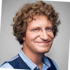 Dear network, 2024 is going to look very different for me professionally 🤗  !