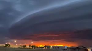 Sleepless/repeat until death | novo amor. Stunning Mothership Cloud Formation Appears Above Us Town Offbeat News Sky News