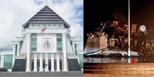 Pusat gempa berada di 4 kilometer timur laut kabupaten majene, sulawesi barat. Penampakan Kantor Gubernur Sulawesi Barat Ambruk Usai Diguncang Gempa Magnitudo 6 2 Merdeka Com