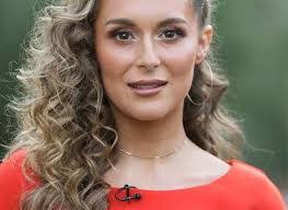 Gina Rue's Instagram, Twitter & Facebook