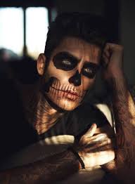 Men slightly take the lead on numbers with 102 men per 100 women. 15 Bold Halloween Makeup Ideas For Men Styleoholic