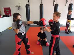 Ab wann kann man in kickboxen seine erste gürtelprüfung ablegen? Kindertraining Kickboxen In Hannover