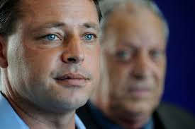 Court freezes Hicks's memoir royalties