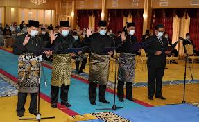 Sabah chief minister datuk seri mohd shafie apdal said the yang dipertua negeri is a symbol of the head of state and does not have executive powers. New Sabah Cabinet Members Lack Track Record Says Warisan Info Chief Malaysia Malay Mail