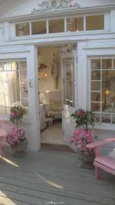 Shabby chic is a self servicing apartment ,5 minutes walking distance from one of the best surfing and recreational beaches in cape town.it is a property that has a unique location,overlooking a vlei and. Pretty Front Entrance Schabby Schick Shabby Chic Hauschen Shabby French Chic