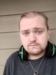 Looking for pc gaming group?