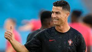 Check spelling or type a new query. Em 2021 Frisuren Check Diese Trends Tragen Cristiano Ronaldo Leroy Sane Phil Foden Und Co