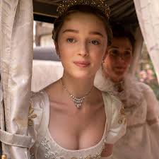 Шери фоксон, олрик райли, джули энн робинсон. Who Is Phoebe Dynevor Daphne Bridgerton Actress Tatler
