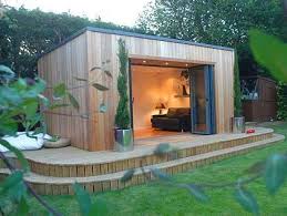 how amazing would it be to have this summer house in your garden for a home office play room for the chi bureau de jardin abris de jardin design cabane jardin