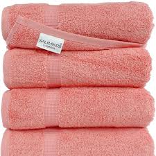 Bath towels don't have to always come in ivories, slates, and heather grays. 21 Best Bath Towels Of 2021 Soft Fluffy And Luxurious Bath Towels Allure