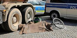 Todlicher Unfall Lkw Erfasst Radfahrer