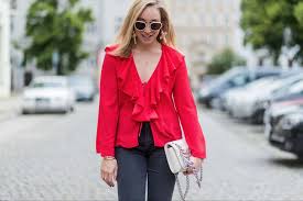 See more ideas about outfits, casual outfits, fashion outfits. 10 Ways To Dress Up Jeans For A Night Out