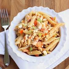 Buffalo Chicken Pasta Salad Can Be Served Warm Or Cold Salade Pates Poulet Salade De Pates Recettes De Cuisine