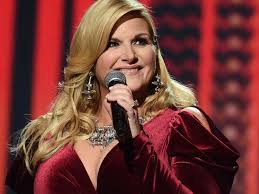 The second song yearwood brought to the stage was hard candy christmas, which. Tag Cma Country Christmas The Country Daily