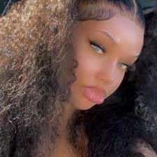 aimee rae (@aimeeraedel)