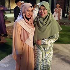 Ceramah paling sedih ustazah norhafizah musa pasti mengalir air mata assalamualaikum.terima kasih kerana menonton. Lukisan Jadi Antara Medium Dakwah Ustazah Asni Ramai Yang Kagum Bila Tengok Karya Seninya Nona