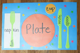 The kids can draw right on the paper throughout the meal, and you won't need to worry about ruining any of your delicate table linens. Diy Table Setting Placemats Diy Table Settings Placemats Kids Diy Placemats
