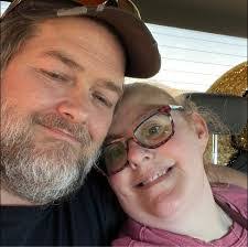 Kellie Giles's Instagram, Twitter & Facebook